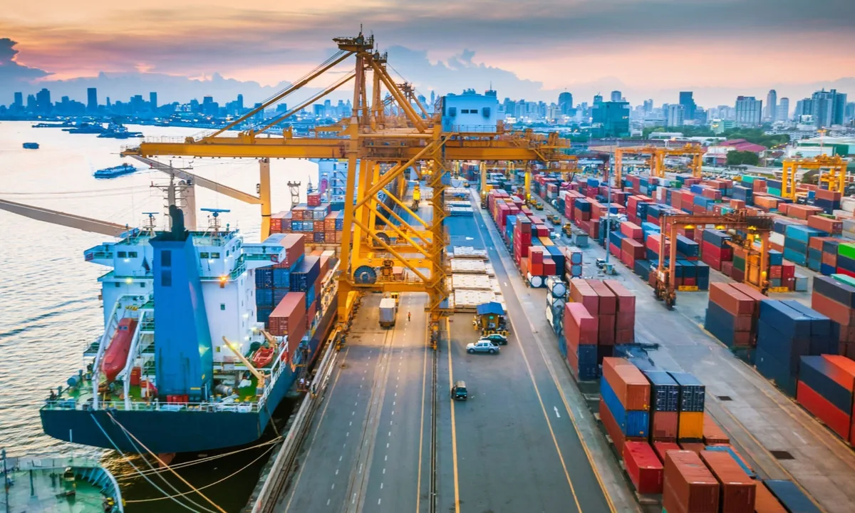 FastCargo24 sea freight Container terminal and vessel for sea freight